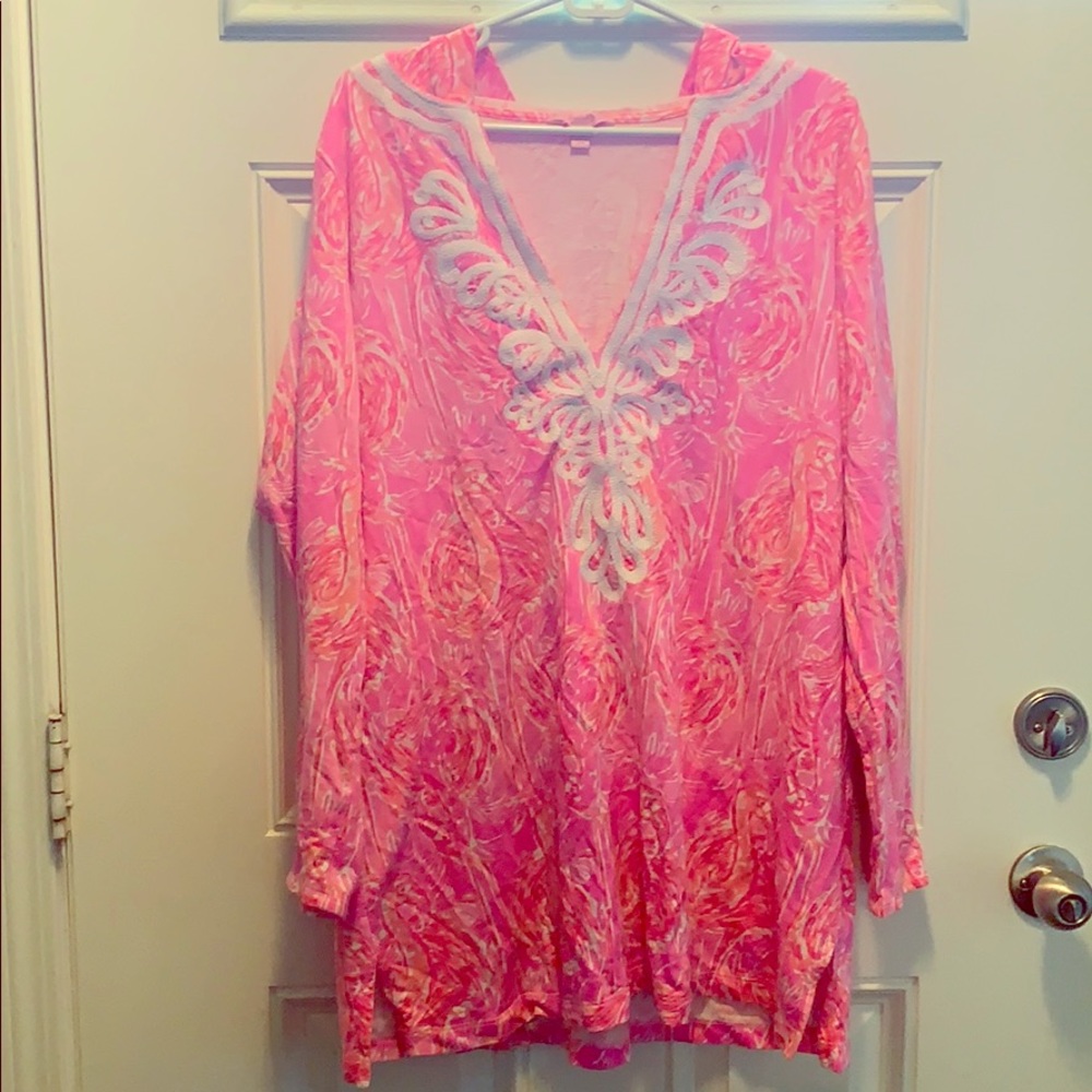 Lilly Pulitzer Shel beach cover up with hood!